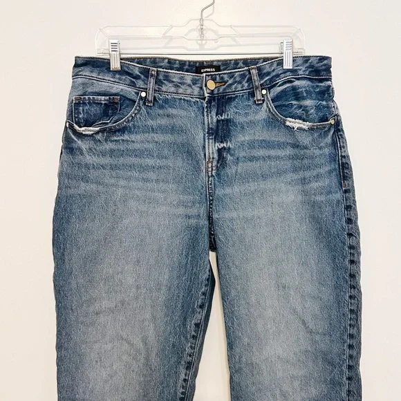 Express Low Rise Boyfriend Jeans - Picture 4 of 6